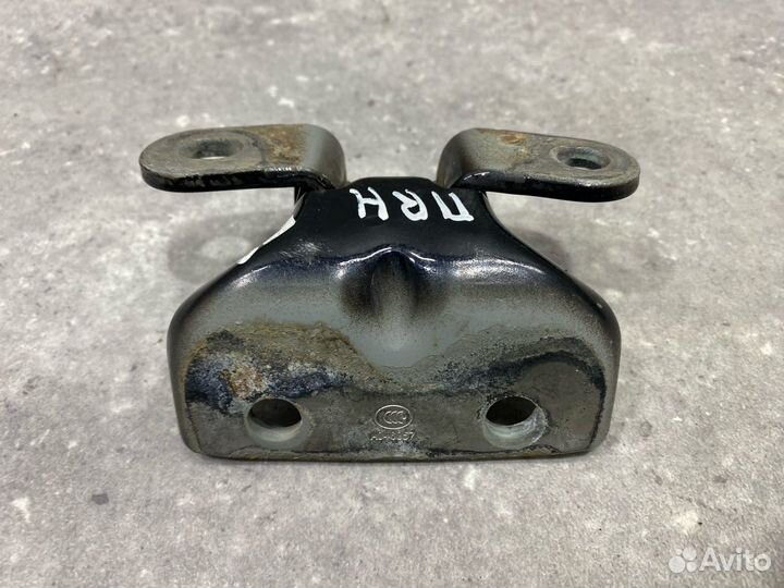 Петля двери передней правой нижняя Kia Ceed 2 JD