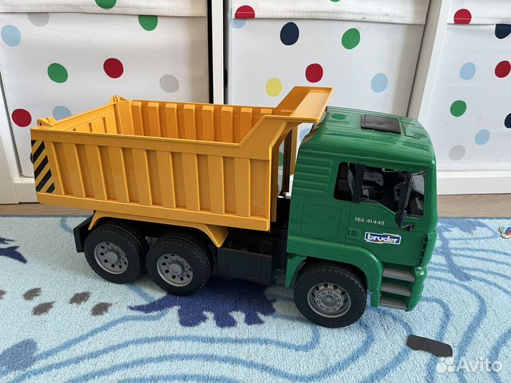 Bruder самосвал