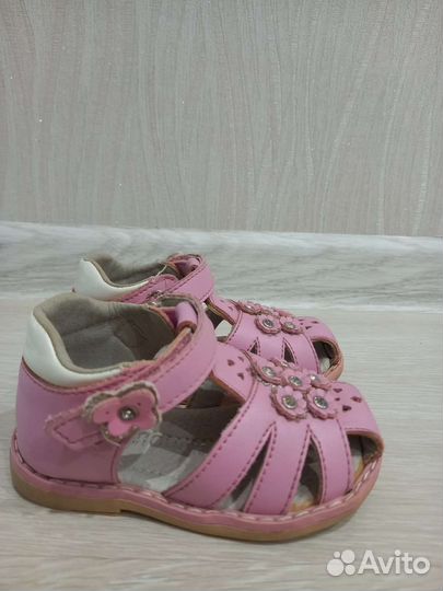 Сандалии для девочки