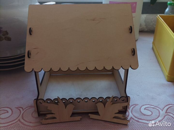 Кормушка для птиц из дерева