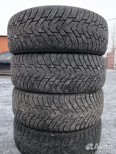 Nokian Tyres Hakkapeliitta 8 SUV 245/70 R16 111T