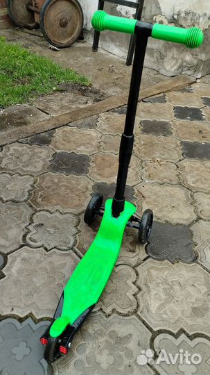 Самокат детский трехколесный