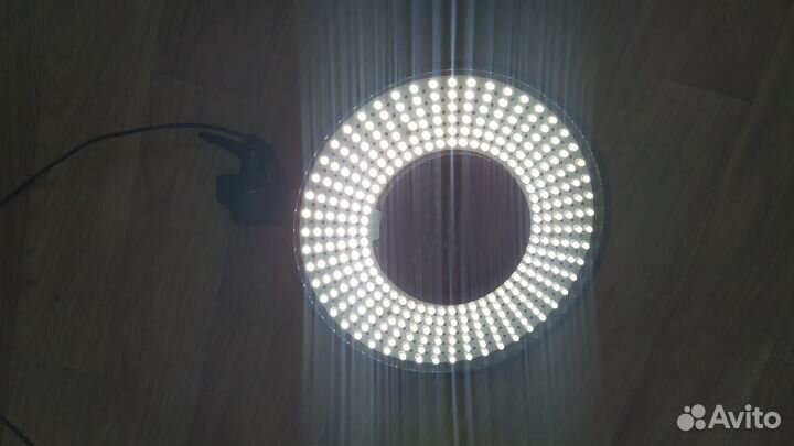 Светодиодная кольцевая лампа Falcon Eyes