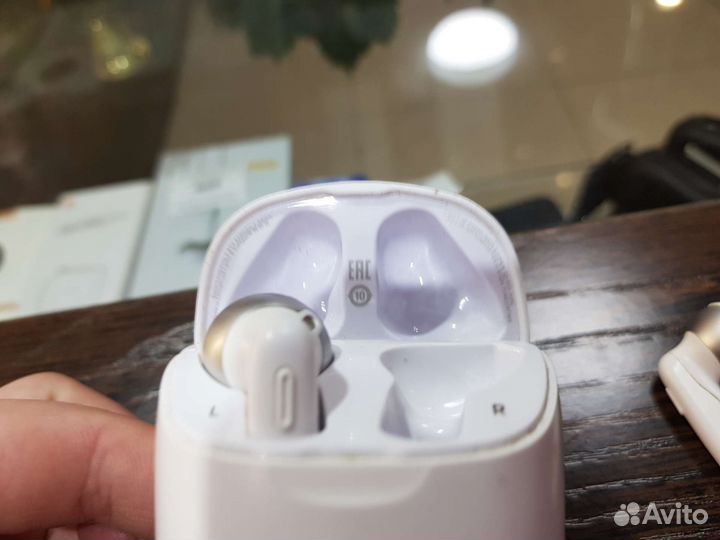 Беспроводные наушники jbl