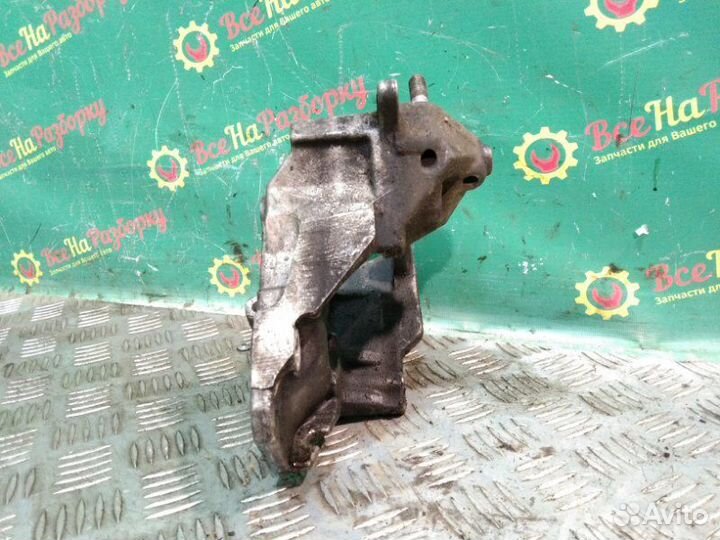 Кронштейн двигателя правый Mitsubishi Lancer 9