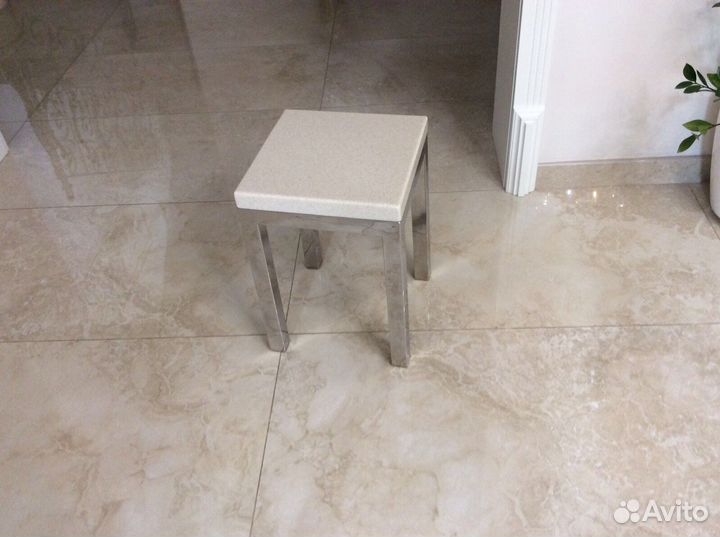 Табурет из нержавеющей стали