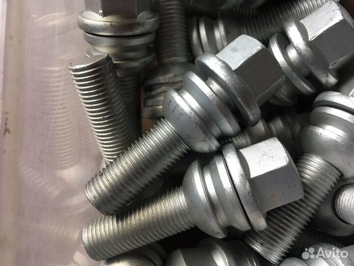 Болт колесный VAG. Tuareg. Q7. Cayenne