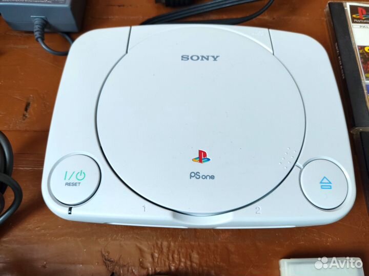 PS one полный комплект + игры