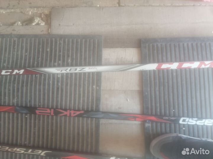 Продам хоккейные клюшки