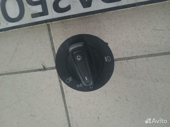 Переключатель фар Skoda Octavia A7