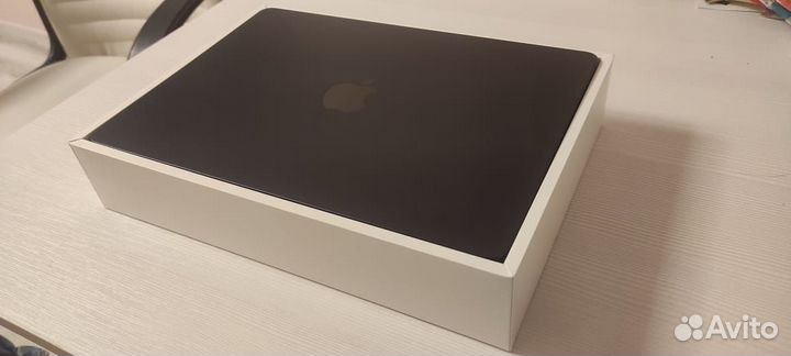 MacBook Air 13 (2022), 256 ГБ, M2 (8 ядер), RAM 16 ГБ, GPU 8-core