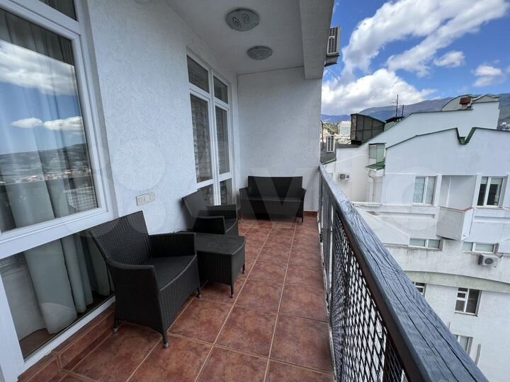 2-к. квартира, 72 м², 12/15 эт.