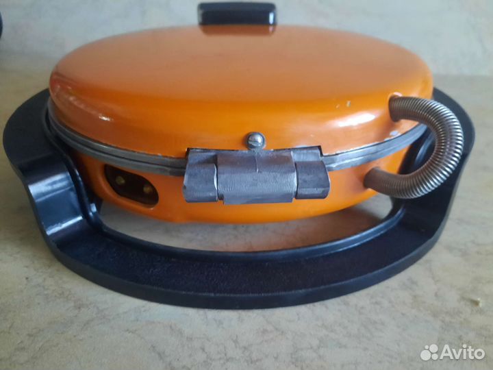 Электрическая вафельница СССР