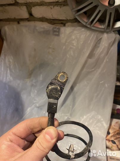 Продам задний левый датчик ABS lancer 9