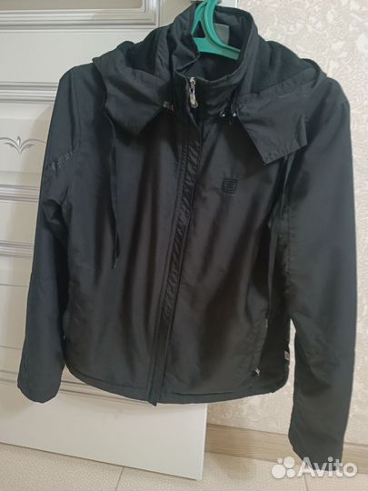 Ветровка женская