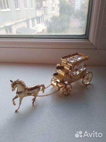 Лошадь с каретой кристаллы swarovski