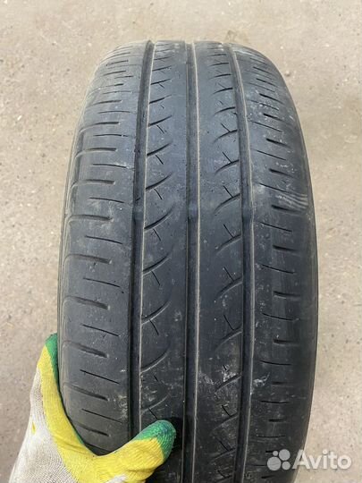 Yokohama BluEarth AE01 215/60 R16