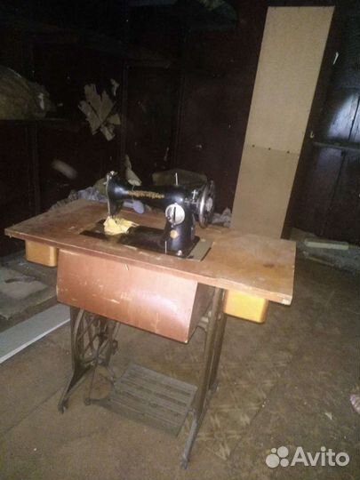 Швейная машина ножная СССР