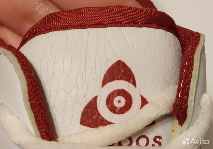 Кроссовки Erebos (новые)