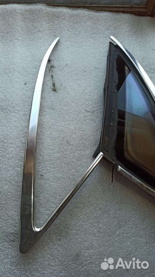 Стекло глухое уголок форточка Audi a8 D2
