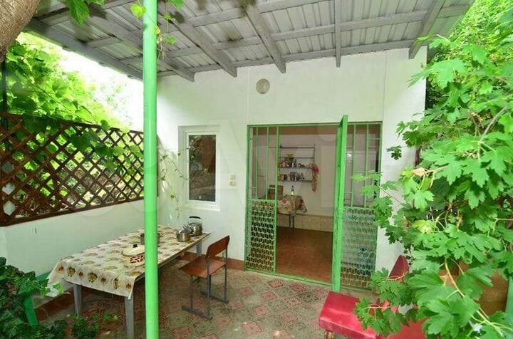 Комната 12 м² в 5-к., 2/2 эт.