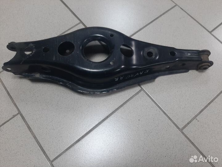 Крепление, рычаг подвески заднее Rav 4 40