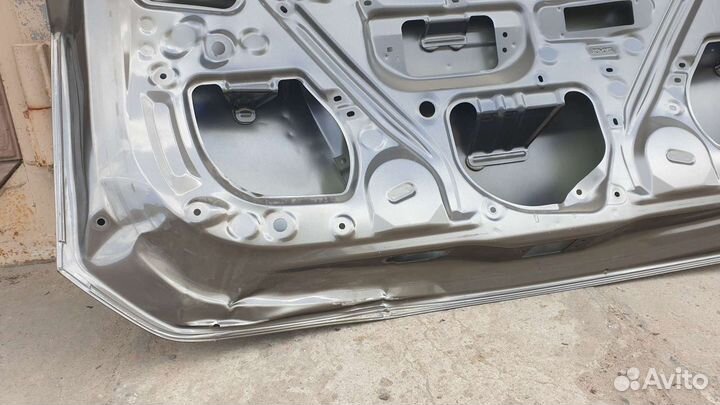 Крышка багажника на toyota rav4