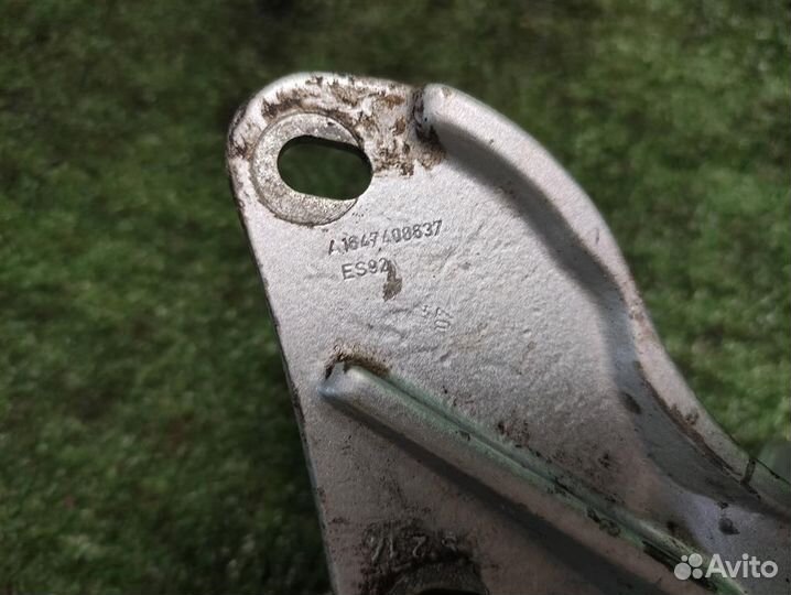 Петля багажника правая Mercedes Benz ML W164 2007