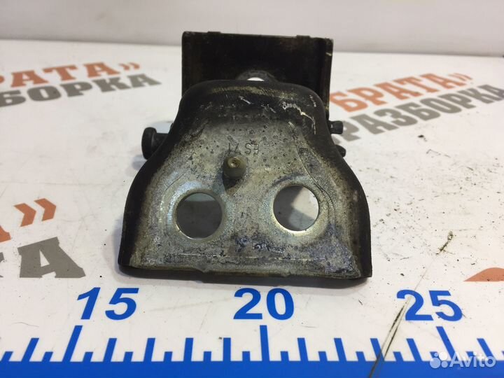 Пежо 407 Петля нижняя передней двери Прав