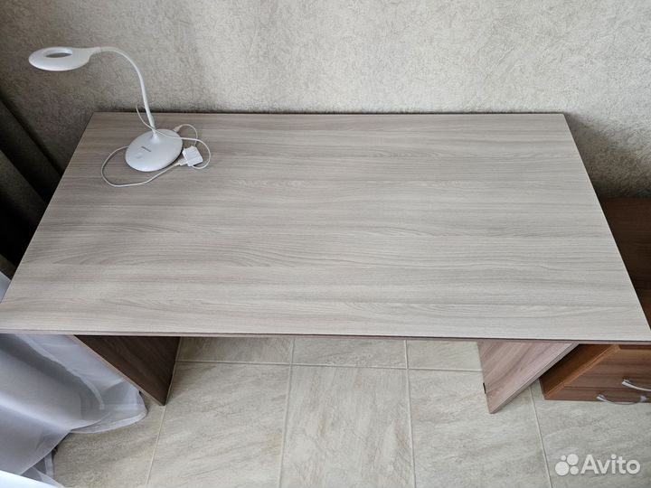 Письменный стол