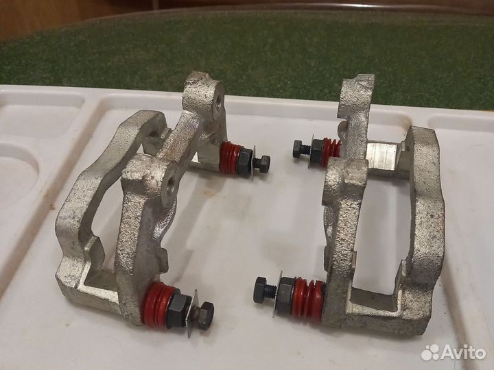 Скоба суппорта гранта р14