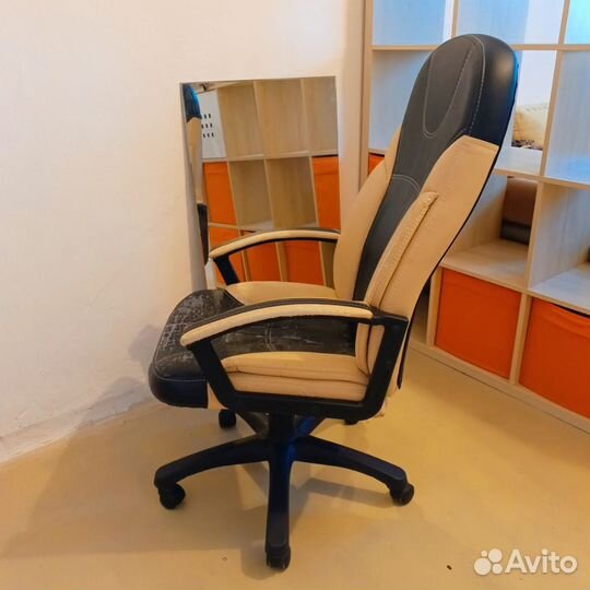 Компьютерное кресло кожаное бу