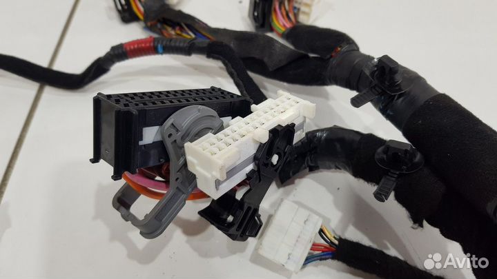 Электропроводка под торпедо (Kia Optima)