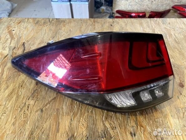 Фонарь внешний левый Lexus RX 4