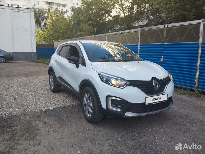 Renault Kaptur 1.6 CVT, 2017, битый, 57 000 км
