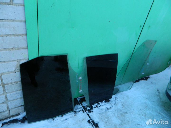 Стёкло задние,дверей,форточки