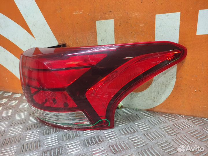 Фонарь внешний правый Mitsubishi Outlander 3