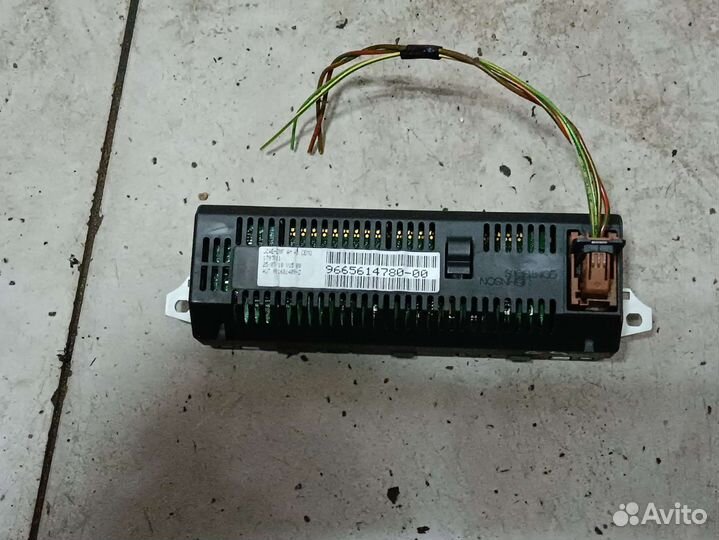 Дисплей Citroen c4 10 год