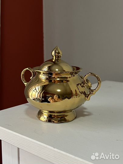 Золотая фарфоровая сахарница, винтаж