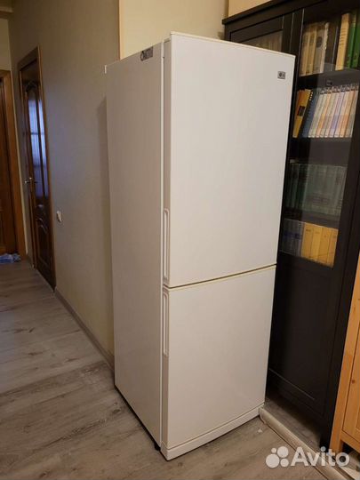 Отличный LG GA-B359 (NoFrost-морозилка)