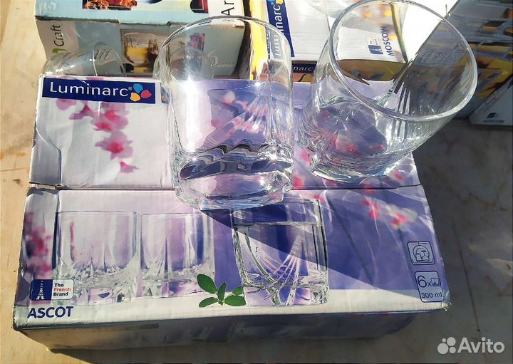 Стаканы, бокалы, стопки