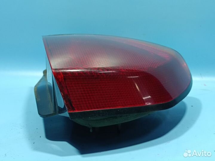 Фонарь левый наружный для Mitsubishi Carisma