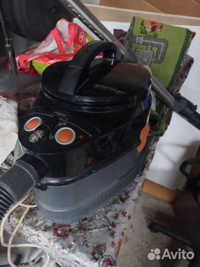 Моющий пылесос Philips