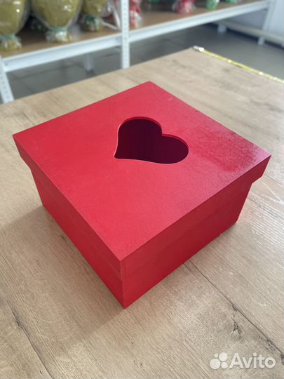 Деревянный ящик для подарка
