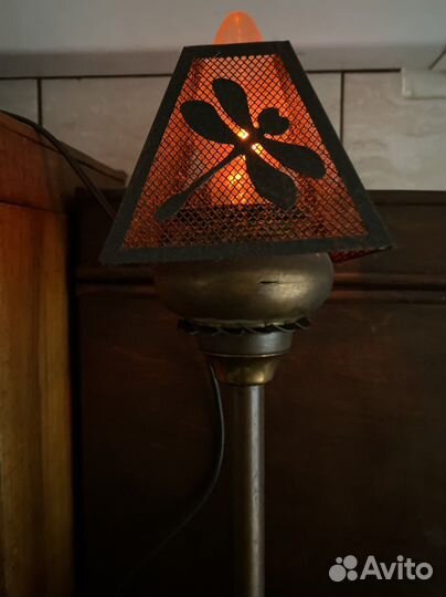 Лампа настольная