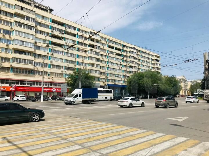 Помещение в Центре с парковкой и витриной, 240 м²