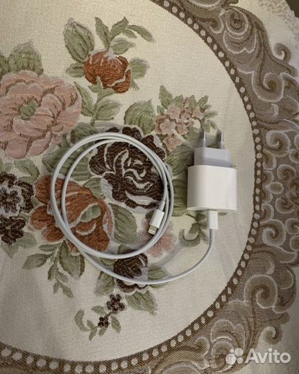 Зарядка на iPhone 20w