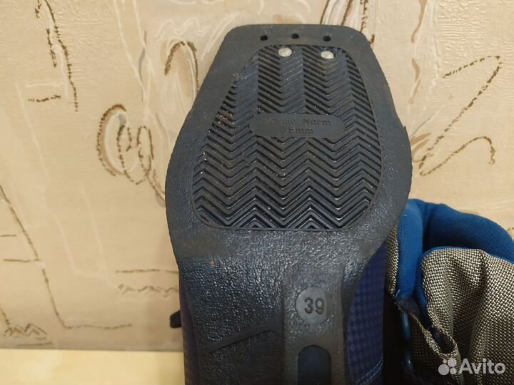 Лыжные ботинки 34,39,42 размер