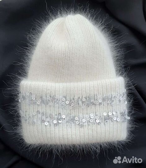 Шапка из ангоры ручной работы