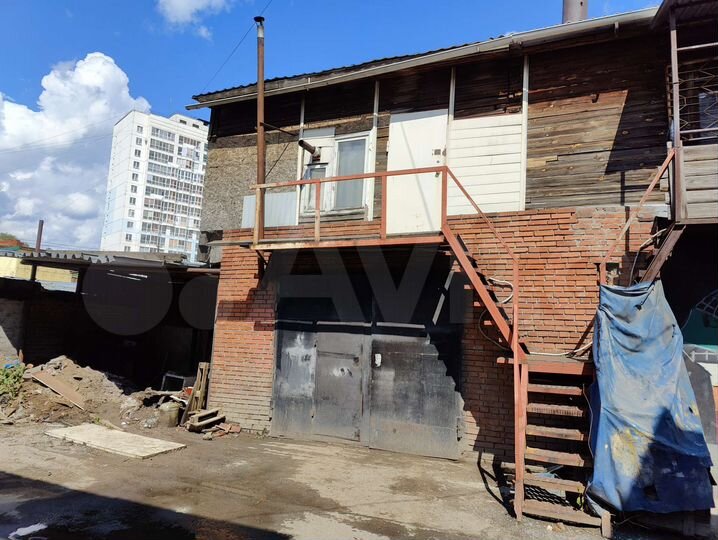 Гараж, > 30 м²